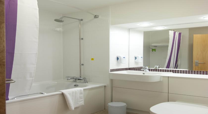 Premier Inn Chichester Esterno foto
