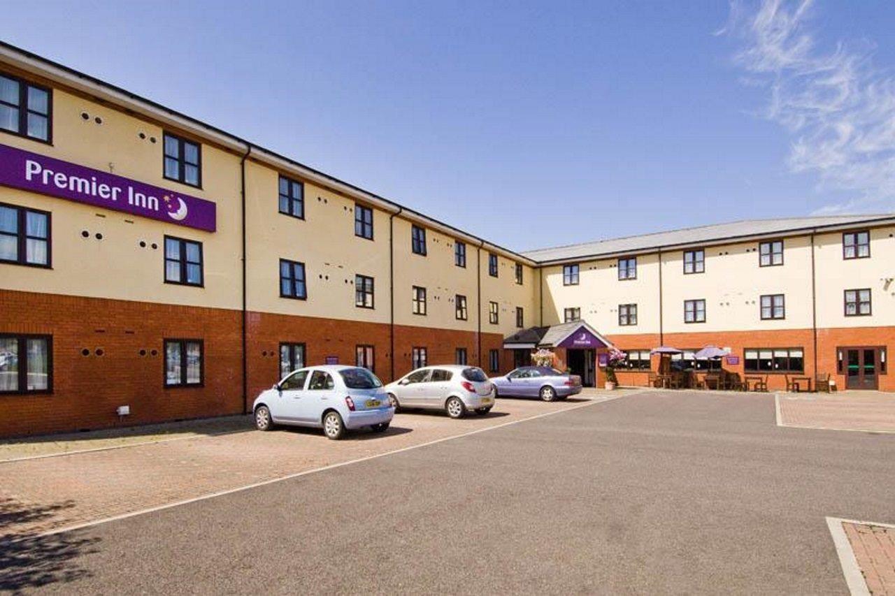 Premier Inn Chichester Esterno foto