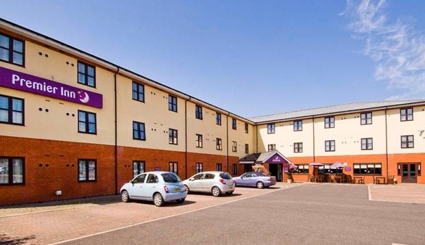 Premier Inn Chichester Esterno foto